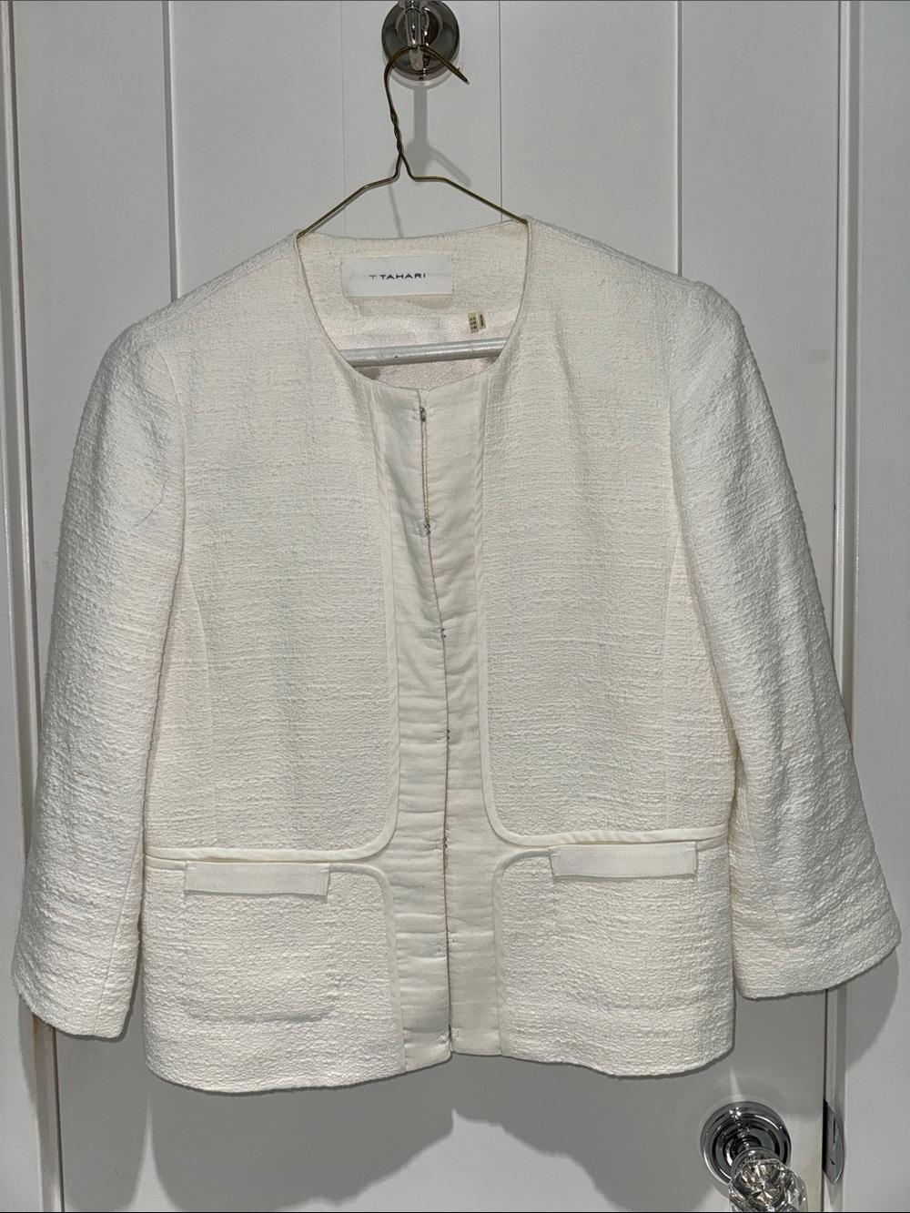 T Tahari White Textured Hook Collarless Blazer